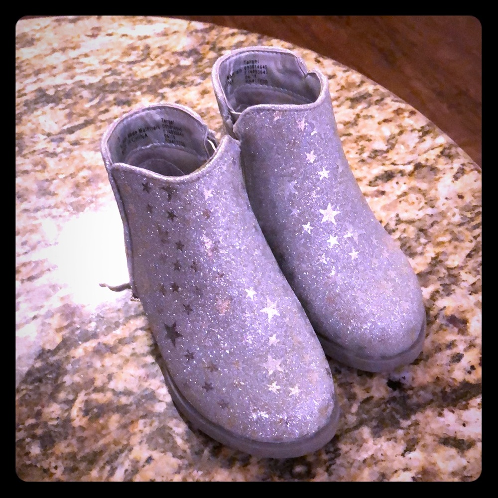 Kids silver star booties